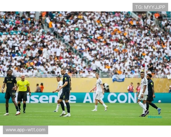 欧冠皇马主场对尤文前默哀致敬俱乐部名宿 欧冠皇马主场对尤文前默哀致敬俱乐部名宿