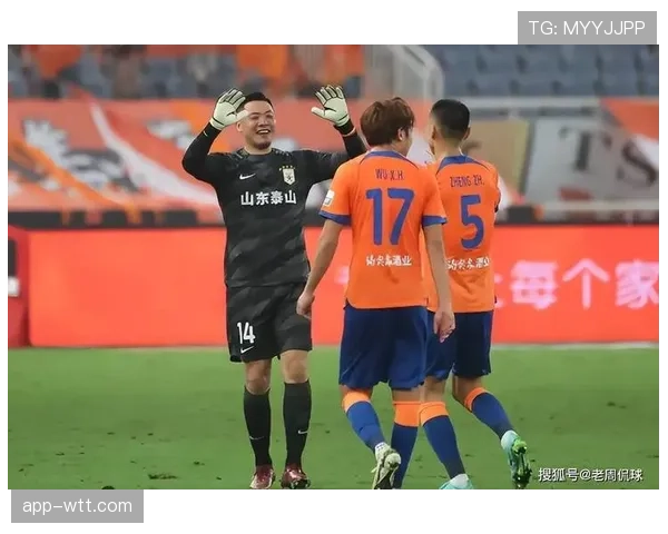 【2026年4月中超联赛·人物·聚焦老将的智慧：专访山东泰山后卫，谈如何在低位防守中保持阵型紧凑