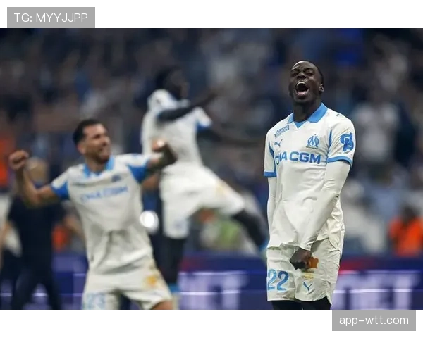 巴黎举办“足球与城市”主题展览，展示法甲俱乐部历史影像