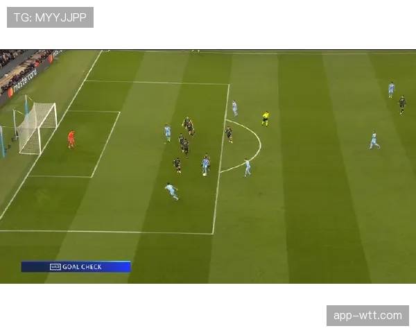 欧冠测试“智能越位线”与“压迫热点图”实时叠加显示技术